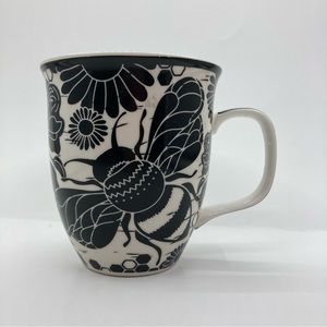 BLack and White Boho Bee Mug 16oz